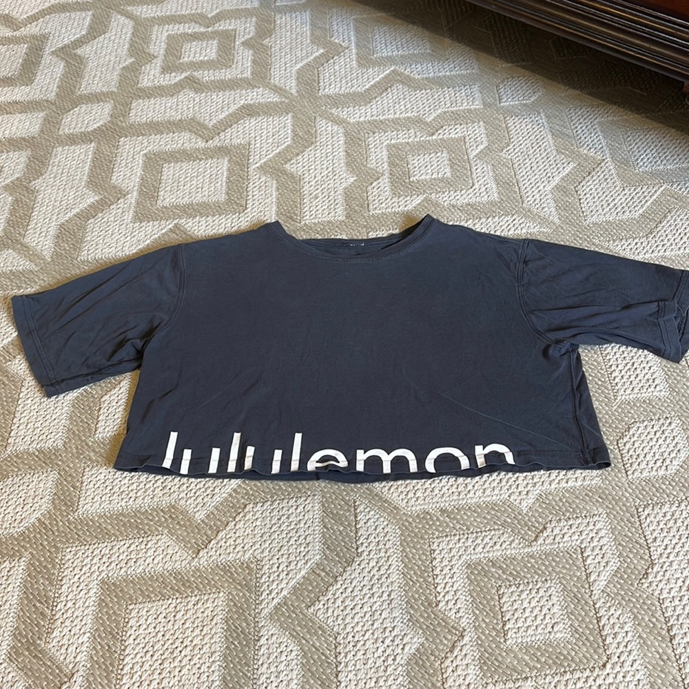Lululemon Cortes Crop Tee (Expression) size 6